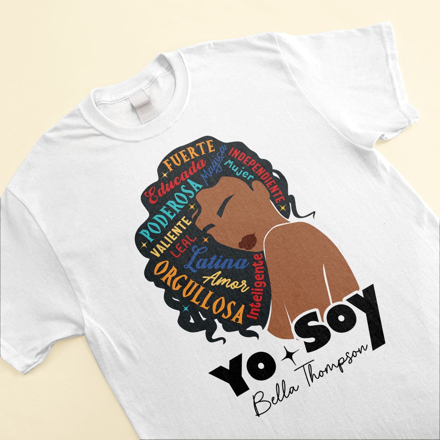 Latina. Poderosa. Fuerte. - Camiseta Personalizada